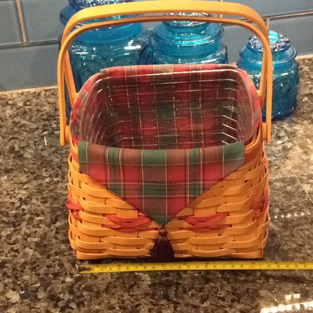 Vintage 2000 Longaberger Basket